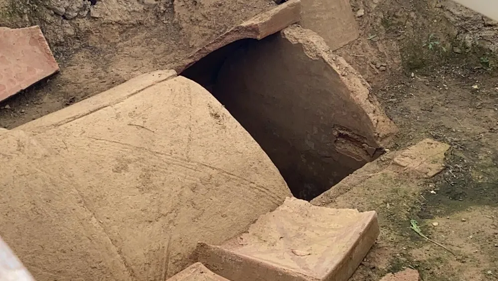 BIZANS-MEZAR-ODALARI-yeraltı mezarları- yeraltı define arama- kiralık dedektör fiyatları